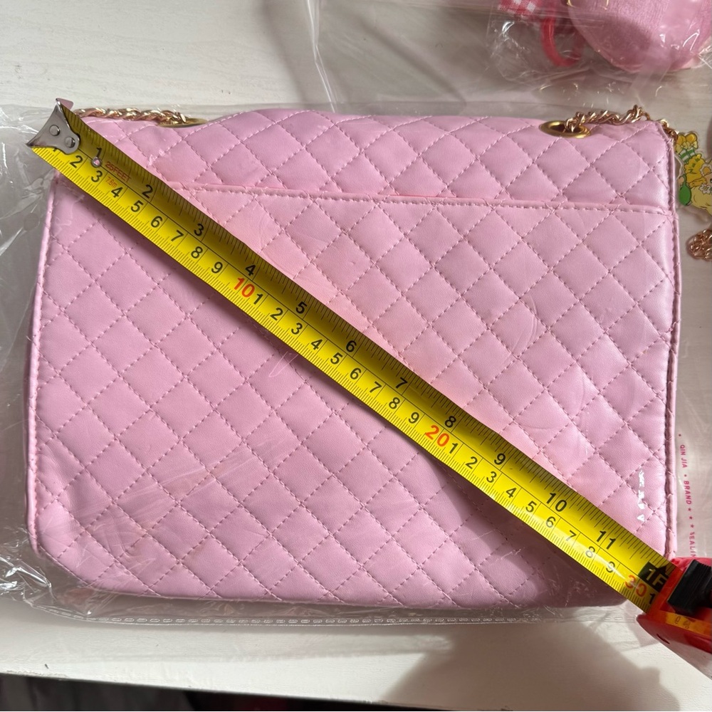 Signature Hello Kitty Pink Quilted Bag with Salmon Pink Bow and Shoulder Strap - Picture 10 of 10